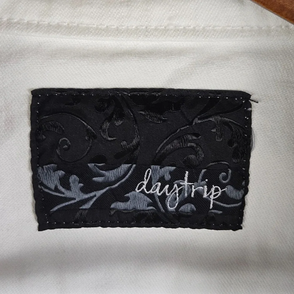Daytrip White Denim Jacket M Rhinestone Lace Back‎ Trucker Western Glam Coquette